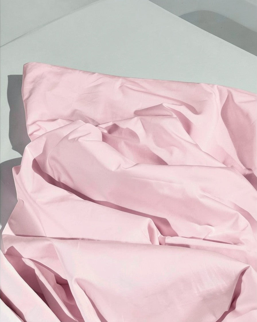 Capa de duvet branca 100% algodão 400 fios da Cozybed home, com fechamento de botões.