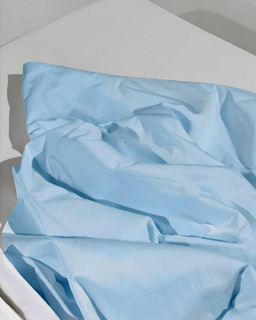 Capa de duvet branca 100% algodão 400 fios Cozybed home, com fechamento de botões.