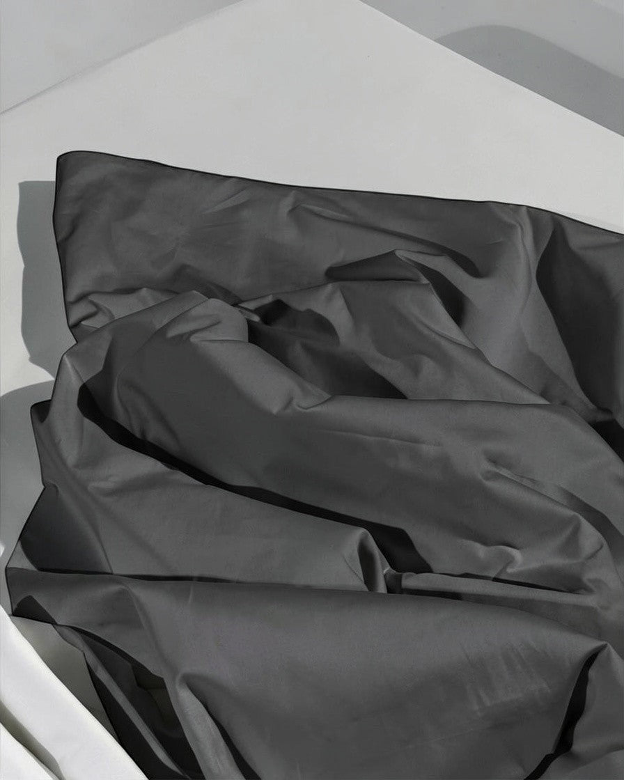 Capa de duvet branca 100% algodão 400 fios com fechamento de botões, toque macio e acetinado.