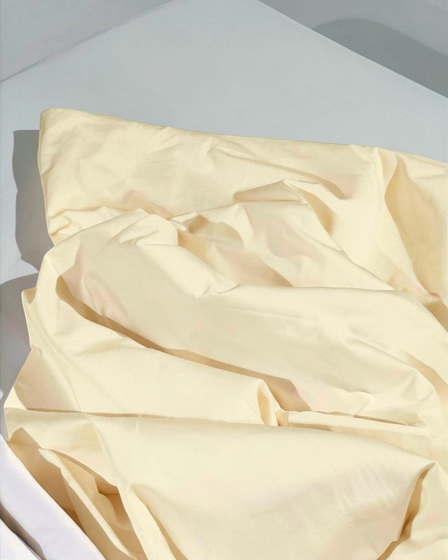 Capa de duvet branca 100% algodão 400 fios Cozybed home, com fechamento de botões.