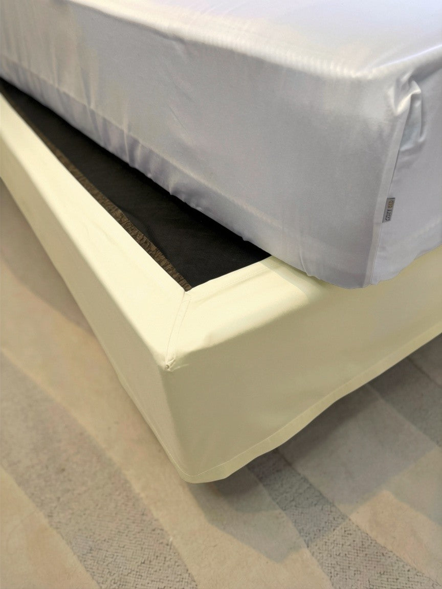 Saia box azul claro 100% algodão 400 fios Cozybed home com elástico discreto e acabamento impecável.